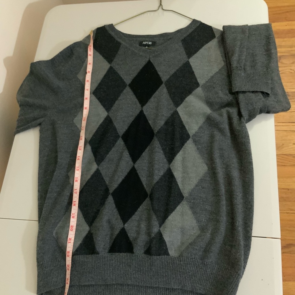 Plaid Sweater size M Grey